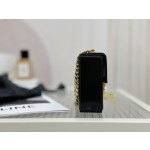 CELINE Mini 𝑩𝒐𝒙𝒕𝒓𝒊𝒐𝒎𝒑𝒉𝒆 Model: 113253