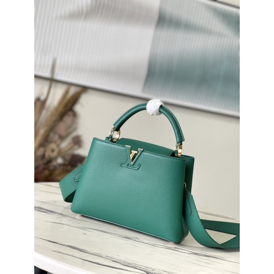 𝐋𝐎𝐔𝐈𝐒𝐕𝐔𝐈𝐓𝐓𝐎𝐍 M59434 dark green gold buckle small size This CAPUCINES BB handbag