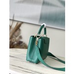 𝐋𝐎𝐔𝐈𝐒𝐕𝐔𝐈𝐓𝐓𝐎𝐍 M59434 dark green gold buckle small size This CAPUCINES BB handbag