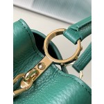 𝐋𝐎𝐔𝐈𝐒𝐕𝐔𝐈𝐓𝐓𝐎𝐍 M59434 dark green gold buckle small size This CAPUCINES BB handbag