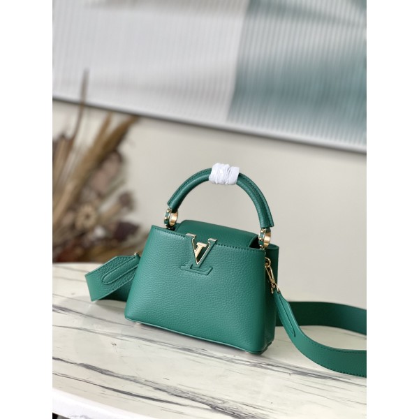 𝐋𝐎𝐔𝐈𝐒𝐕𝐔𝐈𝐓𝐓𝐎𝐍 M59434 dark green gold buckle mini This Capuchines mini handbag