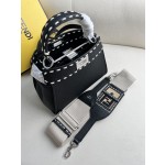 FENDI 𝐈𝐂𝐎𝐍𝐈𝐂𝐏𝐞𝐞𝐤𝐚𝐛𝐨𝐨 Full grain handmade series 8BN244