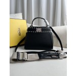 FENDI 𝐈𝐂𝐎𝐍𝐈𝐂𝐏𝐞𝐞𝐤𝐚𝐛𝐨𝐨 Full grain handmade series 8BN244