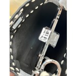 FENDI 𝐈𝐂𝐎𝐍𝐈𝐂𝐏𝐞𝐞𝐤𝐚𝐛𝐨𝐨 Full grain handmade series 8BN244