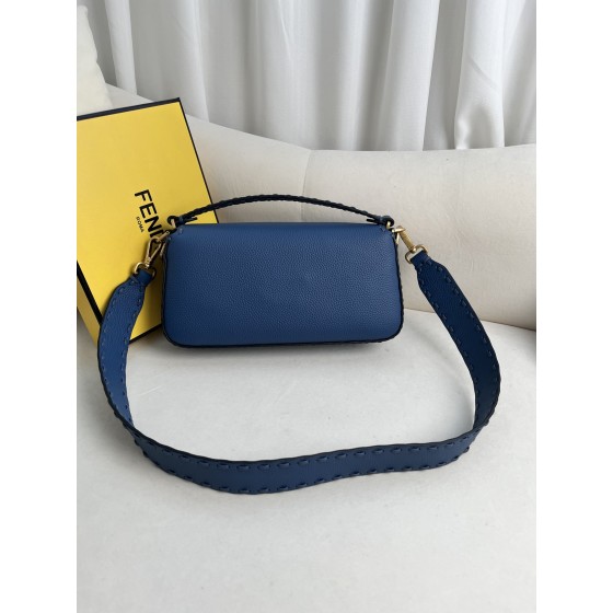 FENDI Baguette series lychee pattern model number: 600