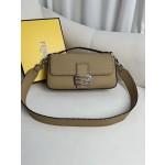 FENDI Baguette series lychee pattern model number: 600