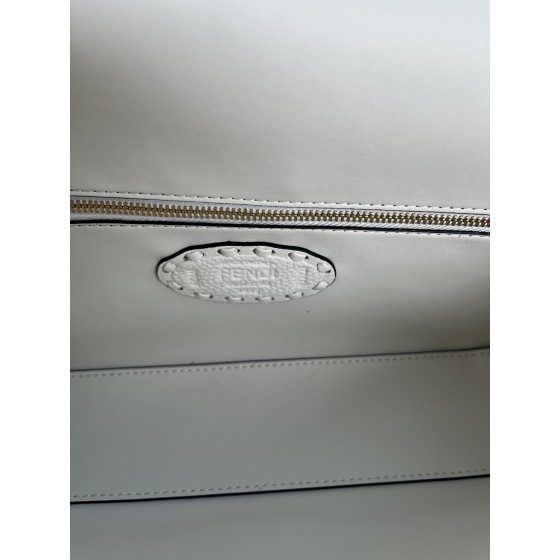 FENDI Baguette series lychee pattern model number: 600