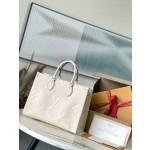 𝐋𝐎𝐔𝐈𝐒𝐕𝐔𝐈𝐓𝐓𝐎𝐍 Duty free version M46531