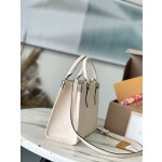 𝐋𝐎𝐔𝐈𝐒𝐕𝐔𝐈𝐓𝐓𝐎𝐍 Duty free version M46569