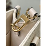 𝐋𝐎𝐔𝐈𝐒𝐕𝐔𝐈𝐓𝐓𝐎𝐍 Duty free version M46569