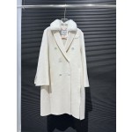 FENDI coat G79 (consult customer service to confirm size before placing an order)