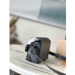 𝐋𝐎𝐔𝐈𝐒𝐕𝐔𝐈𝐓𝐓𝐎𝐍 Duty free version M81783