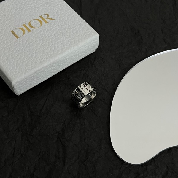 Dior heart ring