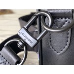 𝐋𝐎𝐔𝐈𝐒𝐕𝐔𝐈𝐓𝐓𝐎𝐍M22495 This Comt small size messenger bag