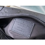 𝐋𝐎𝐔𝐈𝐒𝐕𝐔𝐈𝐓𝐓𝐎𝐍 M55702 black lychee patterned MINI SOFT TRUNK handbag