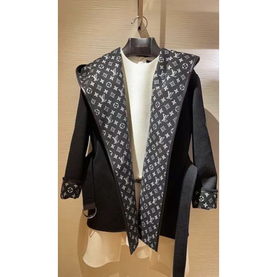 Louis Vuitton Cape Coat (consult customer service to confirm the size before placing a custom order)