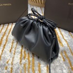 Bottega Veneta  THE MINI POUCH  #585852