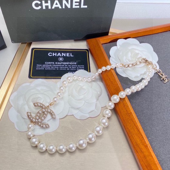 CHANEL necklace