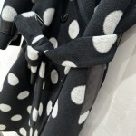 Louis Vuitton cashmere coat (consult customer service to confirm size before placing an order)