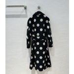 Louis Vuitton cashmere coat (consult customer service to confirm size before placing an order)
