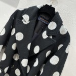 Louis Vuitton cashmere coat (consult customer service to confirm size before placing an order)