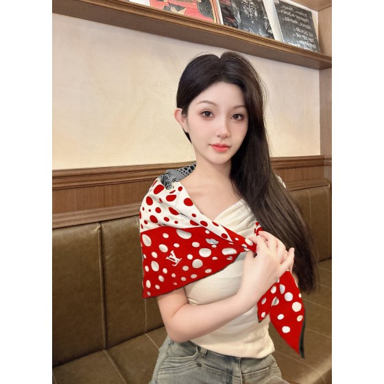 LOUIS VUITTON Pumpkin Dot Element Letter Pattern