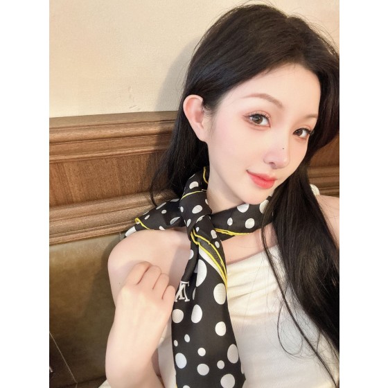 LOUIS VUITTON Pumpkin Dot Element Letter Pattern