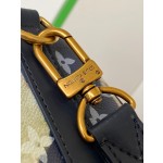 𝐋𝐎𝐔𝐈𝐒𝐕𝐔𝐈𝐓𝐓𝐎𝐍 M46804Keepall XS handbag black silver color pumpkin screen printing