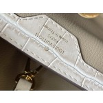 𝐋𝐎𝐔𝐈𝐒𝐕𝐔𝐈𝐓𝐓𝐎𝐍 Sahara Crocodile Pattern M48865