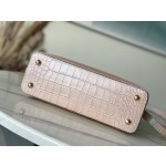 𝐋𝐎𝐔𝐈𝐒𝐕𝐔𝐈𝐓𝐓𝐎𝐍 Flowing Gold Crocodile Pattern M48865