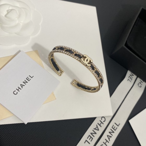 CHANEL Swallow Crystal Diamond Leather String Letter Bracelet