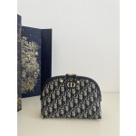 DIOR 30 Montaigne Makeup Bag
