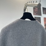 Celine cashmere jacket G40 (consult customer service to confirm size before placing an order)