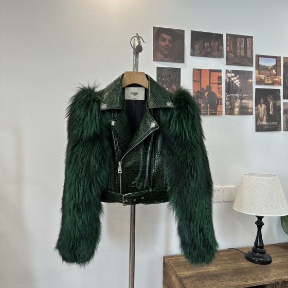 Fendi Fur Armor G22 (consult customer service to confirm size before placing an order)