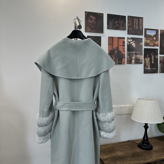 MaxMara cashmere coat (consult customer service to confirm the size before placing a custom order)