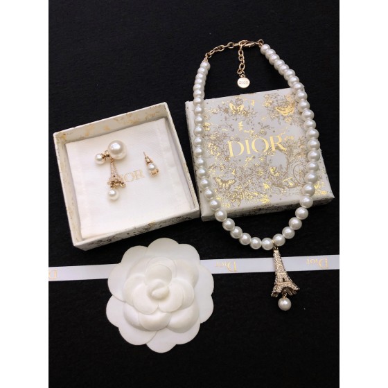 Dior necklace