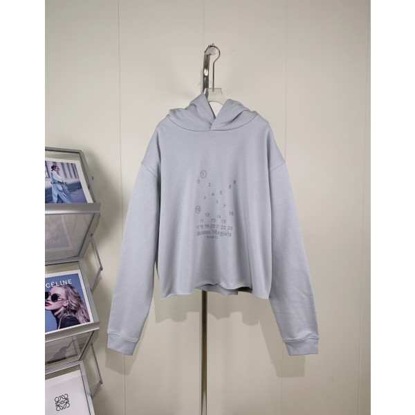 MM6- MAGIRA EMBROIDERED DIGITAL QUARTER SEAM HOOD PULLOVER