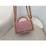 𝗖𝗵𝗮𝗻𝗲𝗹𝗟𝗲𝗯𝗼𝘆 Imported python skin with the latest heavy metal handle bag in lambskin