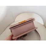 𝗖𝗵𝗮𝗻𝗲𝗹𝗟𝗲𝗯𝗼𝘆 Imported python skin with the latest heavy metal handle bag in lambskin