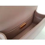 𝗖𝗵𝗮𝗻𝗲𝗹𝗟𝗲𝗯𝗼𝘆 Imported python skin with the latest heavy metal handle bag in lambskin