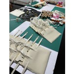Hermes bag making process Bk25/30 milkshake white touch    The process of making crocodile skin pattern