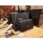 CHANEL 𝑾𝒐𝒄 Fat Choi bag (pressed version) leather black ox gold