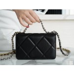 CHANEL 19Bag 𝑾𝒐𝒄 22C black with silver buckle