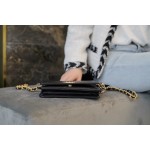 CHANEL 19Bag 𝑾𝒐𝒄 22C black gold buckle