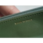 Chanel 19 bag 𝑾𝒐𝒄22C gold buckle matcha green