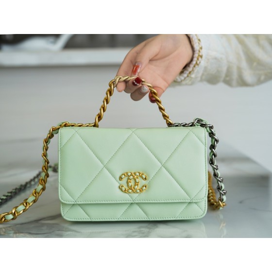 CHANEL 19Bag 𝑾𝒐𝒄 22C gold buckle light green