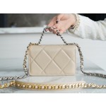 CHANEL 19Bag 𝑾𝒐𝒄 22C silver buckle light apricot
