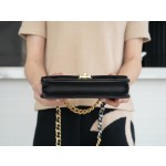 CHANEL 19Bag 𝑾𝒐𝒄 23p gold buckle black