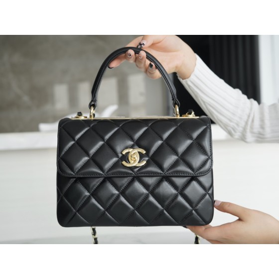 Chanel Trendy cc mouth flap bag lambskin black gold