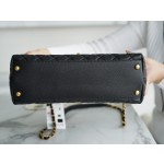 CHANEL 𝑪𝒐𝑪𝒐 𝒉𝒂𝒏𝒅𝒍𝒆 New Cowhide Handle Medium Black Gold